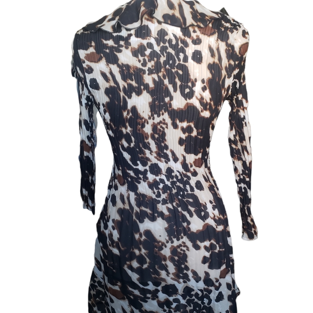 LEAPORD PRINT RUFFLED TOP - Picture 3 of 9